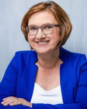 Portraitfoto von Birte Siemonsen, Frauen- und Gleichstellungsbeauftragte nach HGlG der Dienststelle Stadtverwaltung Wiesbaden